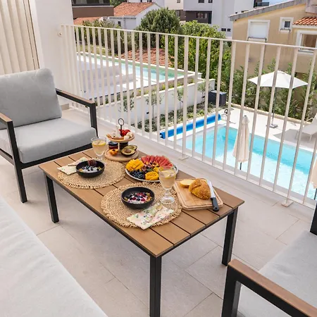 Bay - Brand New Seaside Apartments, Heated Pool Apartamento
