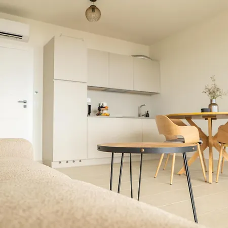 Bay - Brand New Seaside Apartments, Heated Pool Apartment Kozino