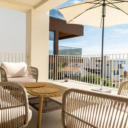 Bay - Brand New Seaside Apartments, Heated Pool Apartment