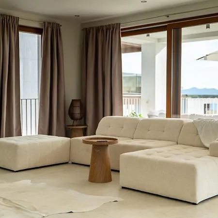 Apartment Bay - Brand New Seaside Apartments, Heated Pool *