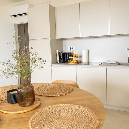 Bay - Brand New Seaside Apartments, Heated Pool Apartment Kozino