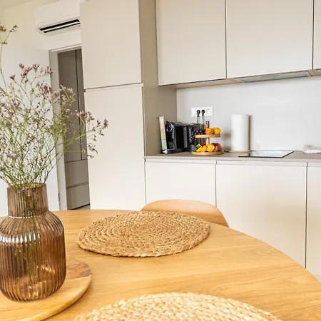 Bay - Brand New Seaside Apartments, Heated Pool