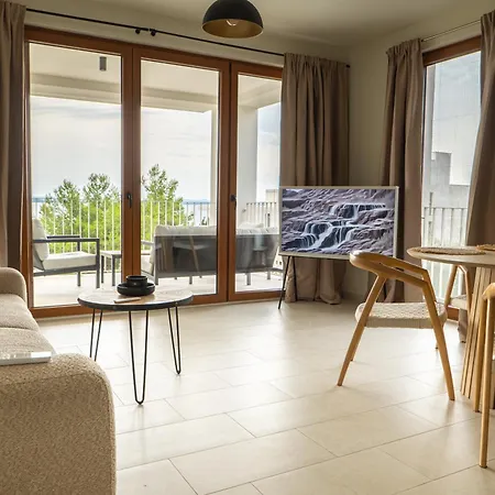 Bay - Brand New Seaside Apartments, Heated Pool Apartamento