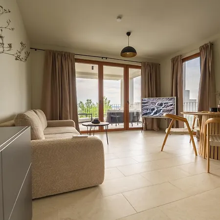 Apartment Bay - Brand New Seaside Apartments, Heated Pool *