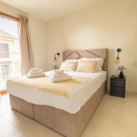 Bay - Brand New Seaside Apartments, Heated Pool