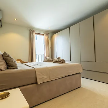 Bay - Brand New Seaside Apartments, Heated Pool Apartamento *