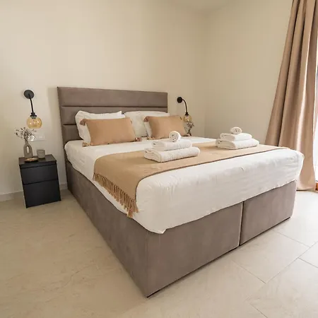 Bay - Brand New Seaside Apartments, Heated Pool Apartamento