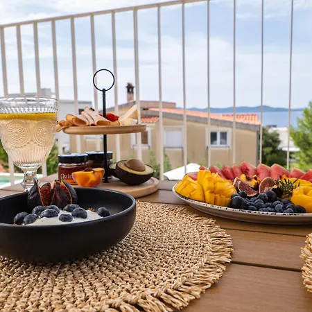 Apartment Bay - Brand New Seaside Apartments, Heated Pool