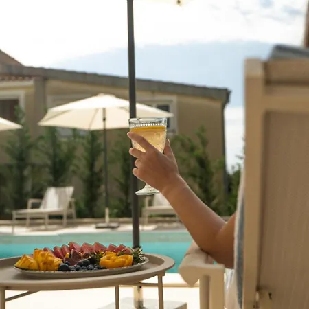 Bay - Brand New Seaside Apartments, Heated Pool Apartment Kozino