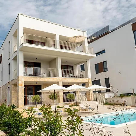 Apartment Bay - Brand New Seaside Apartments, Heated Pool Kozino