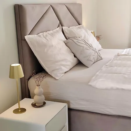Apartamento Bay - Brand New Seaside Apartments, Heated Pool Kožino
